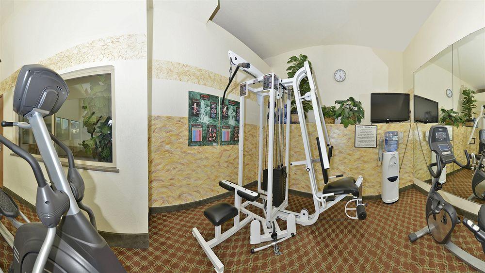 Best Western Holiday Hotel Кус Бей Екстериор снимка