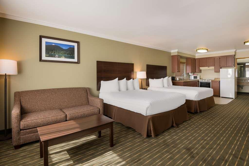 Best Western Holiday Hotel Кус Бей Стая снимка