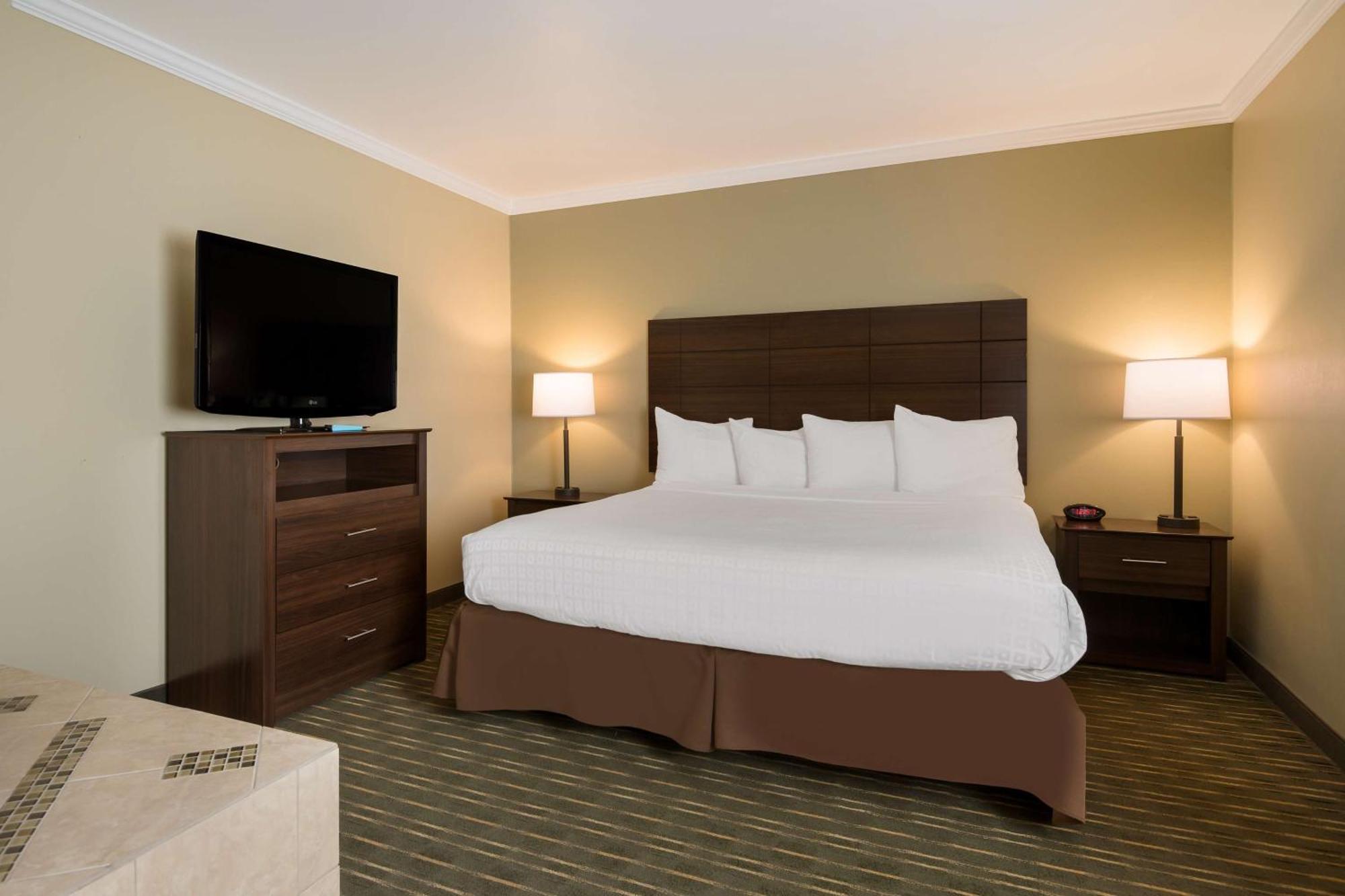 Best Western Holiday Hotel Кус Бей Екстериор снимка