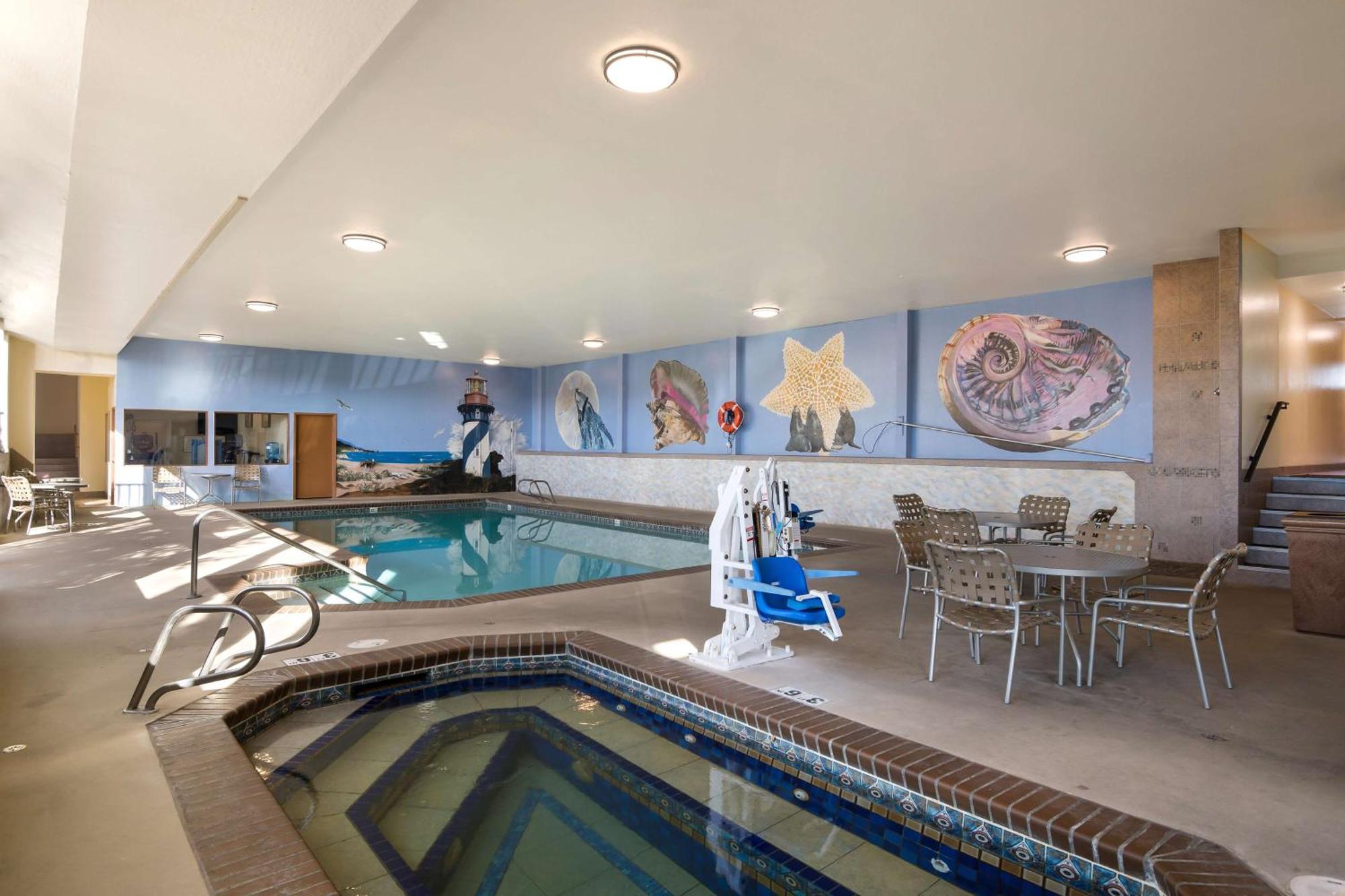 Best Western Holiday Hotel Кус Бей Екстериор снимка